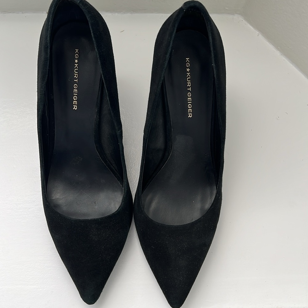 Suede Pumps